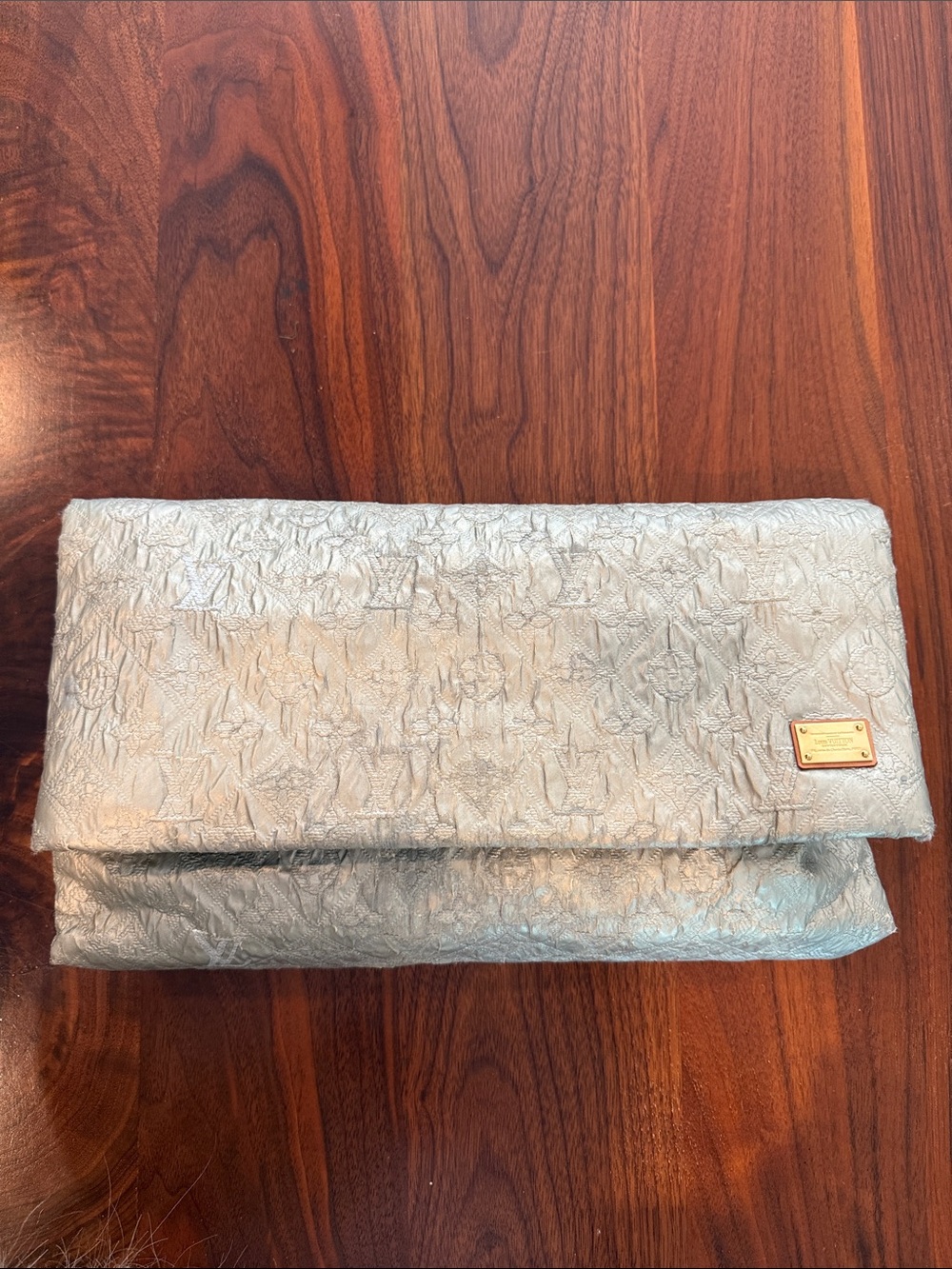 Louis Vuitton Silver Textured Fold-Over Clutch Dentelle Limelight
